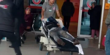Yüksek gerilim direğine tırmandı, akıma kapılarak hayatını kaybetti