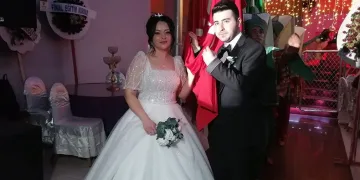 Düğünde takılan paraları depremzedelere bağışladılar