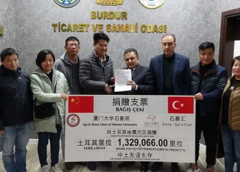 Çinlilerden depremzedelere maddi yardım