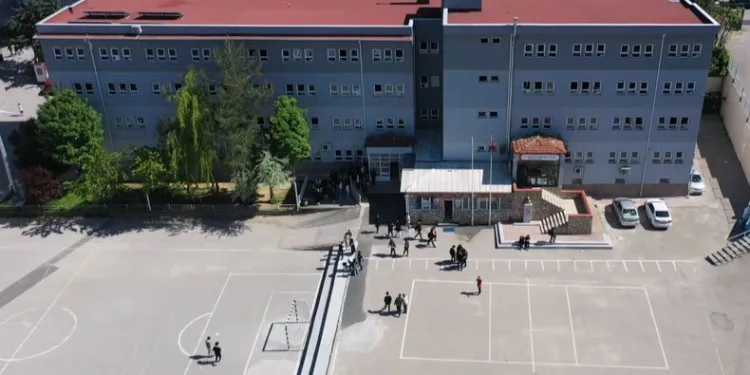 Deprem bölgesine hijyen malzemeleri üretiyorlar