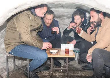 Bitlis’te “iglo” ev büyük ilgi gördü