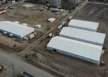 Katar’ın kurduğu sahra hastanesi şifa dağıtıyor