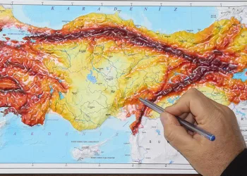 “Depremin büyüklüğü 7.7, şiddeti 11”