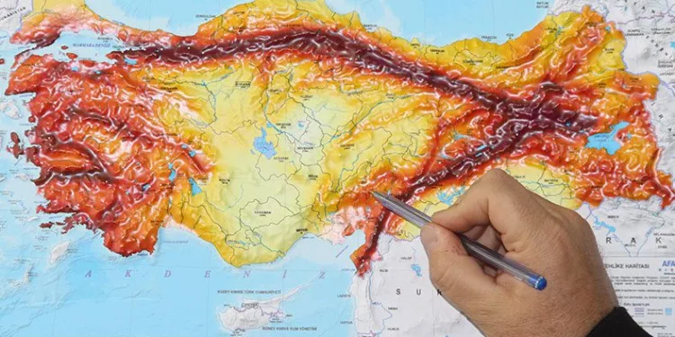 “Depremin büyüklüğü 7.7, şiddeti 11”