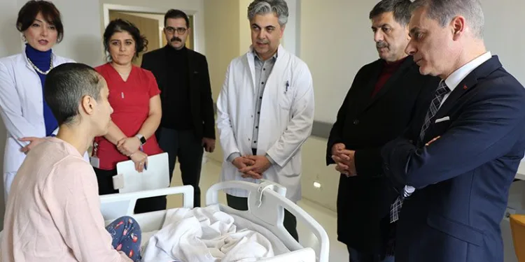 Erzincan’da depremzedelerin tedavileri sürüyor