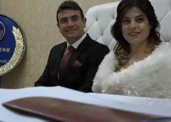 Bursa’da çift yeni hayatlarına imza attılar