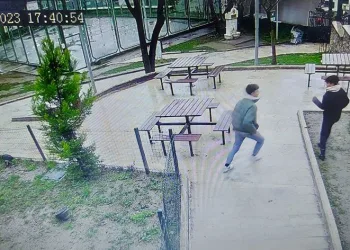 Bursa’da mahalle halkını canından bezdirdiler