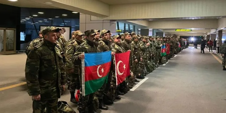 Azerbaycan’dan Türkiye’ye yardım uçağı