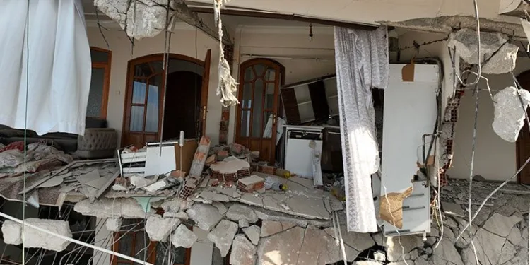 Hatay’da hasarlı evlerin içi görüntülendi