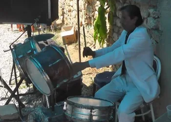 Davulcunun cesedi yanmış şekilde bulundu