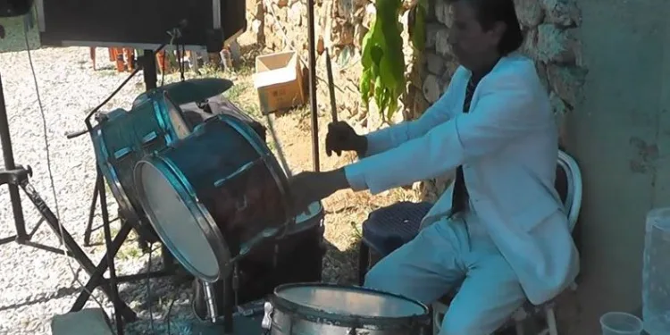 Davulcunun cesedi yanmış şekilde bulundu
