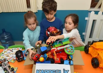 Yıldırımlı miniklerden depremzede kardeşlerine destek