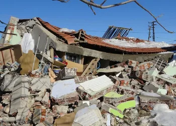 İlk depremde kurtuldular ikinci depremde enkaz altında kaldılar
