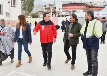 Başkan Kanar deprem bölgesinde