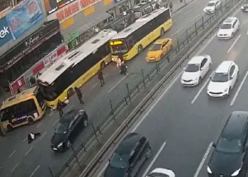 Halk otobüsü durağa daldı yaralılar var