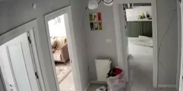 Malatya’da 5.6’lık deprem anı kamerada