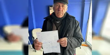 Emekli maaşını depremzedelere bağışladı
