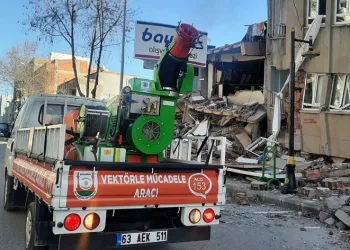 Şehrin her köşesine dezenfektan sıkılıyor