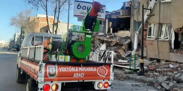 Şehrin her köşesine dezenfektan sıkılıyor