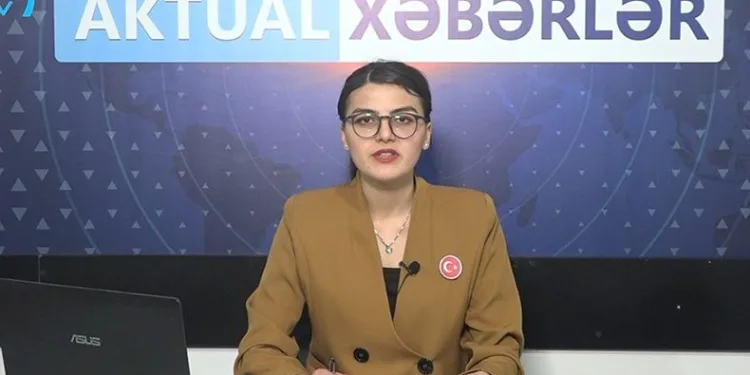 Yayına yakasında Türk bayrağı rozetiyle çıktı