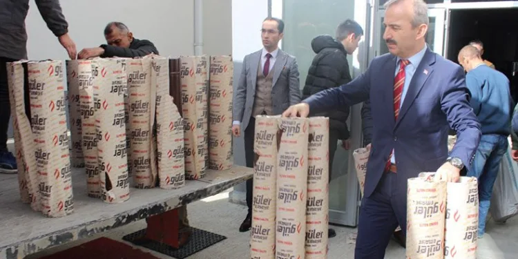 Depremzedeler için soba ve yakacak desteği