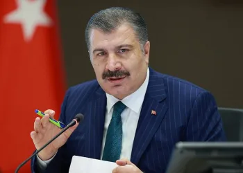Deprem bölgesine 18 bin 890 sağlık personeli görevlendirildi