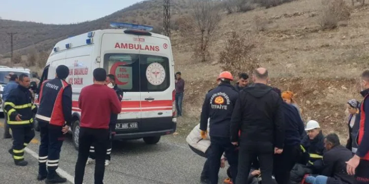 Mardin’de öğrenci servis devrildi