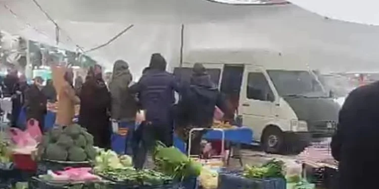 Pazarcıların tekme tokatlı kavgası