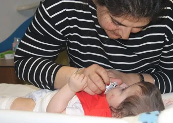 Kedinin miyavlaması sayesinde Birce bebek ailesine kavuştu