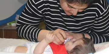 Kedinin miyavlaması sayesinde Birce bebek ailesine kavuştu