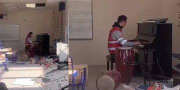 Binaların arasından piyano sesleri yükseldi