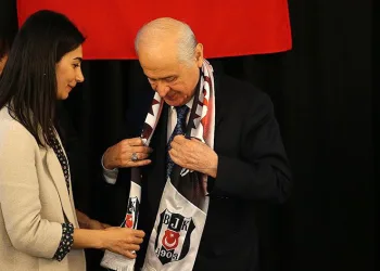 Devlet Bahçeli Beşiktaş üyeliğinden istifa etti