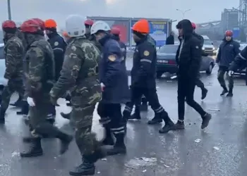 Azerbaycan yardım ekipleri deprem bölgesinde