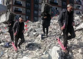 Torununun scooterını bulan adamın zor anları