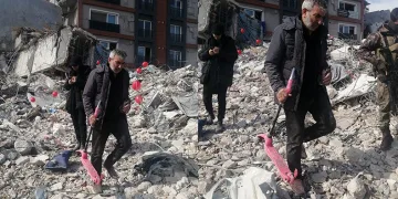 Torununun scooterını bulan adamın zor anları