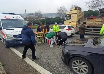 Orhangazi’de otomobilin çarptığı 13 yaşındaki çocuk yaralandı