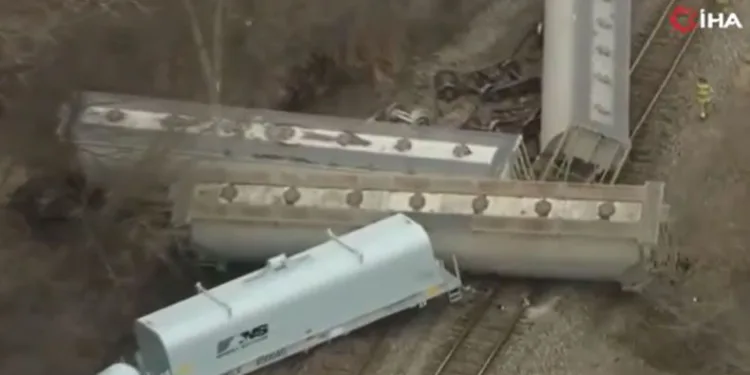 ABD’de yük treni raydan çıktı