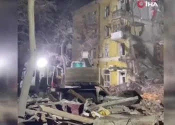 Rusya, Kramatorsk’ta apartmanı vurdu