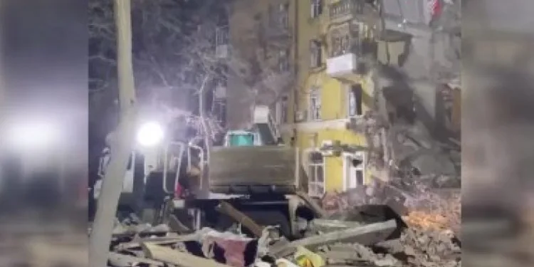 Rusya, Kramatorsk’ta apartmanı vurdu