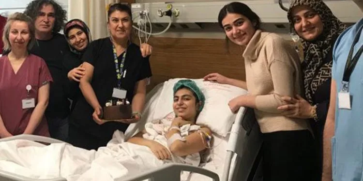 Yazdığı notlarla hayata tutunuyor