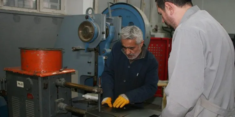 Bilecik’te öğretmenler soba üretiyor