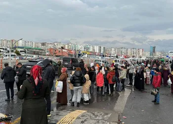 Diyarbakır’da vatandaşlar şehri terk ediyor