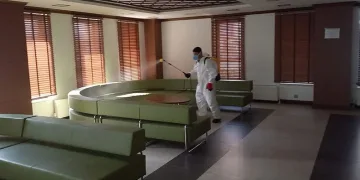 Ekipler tesisleri ilaçlıyor