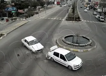 Kırmızı ışık ihlali kazaya neden oldu