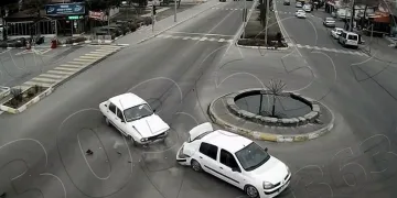 Kırmızı ışık ihlali kazaya neden oldu