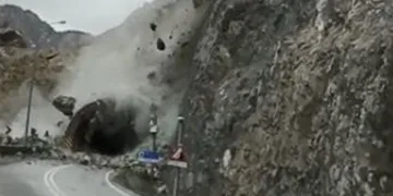 Artvin’de heyelan anı