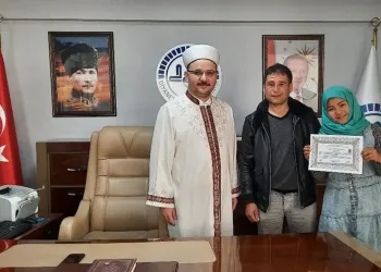 Tayland vatandaşı Müslüman oldu
