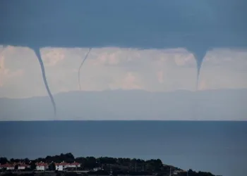 İzmir’de hortum paniği