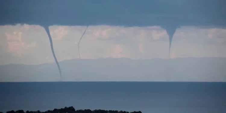İzmir’de hortum paniği