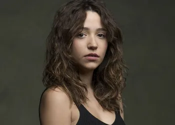 Zeynep Bastık’tan anlamlı yardım